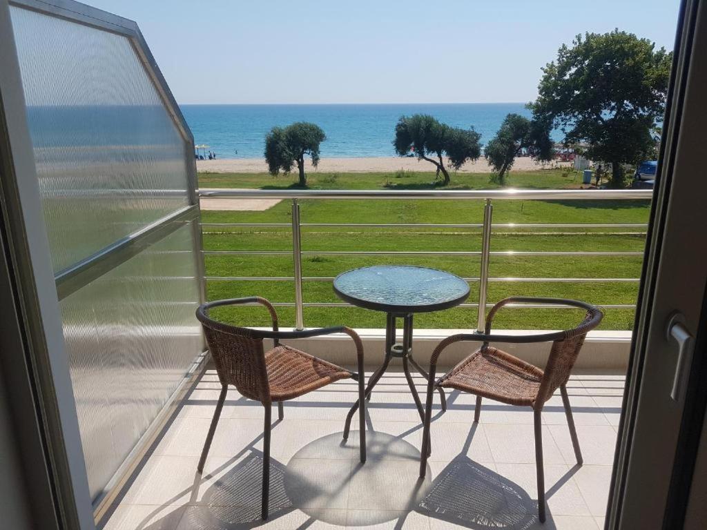 Ocean Hotel Resort Кастросикия Экстерьер фото
